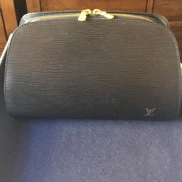 Louis Vuitton Handbags - Auth Louis Vuitton Douphine GM Cosmetics Pouch
